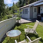 Cabin, 30 M To The Sea, 25 Min Oslo, 10 Min Tusenfryd Nordre Frogn