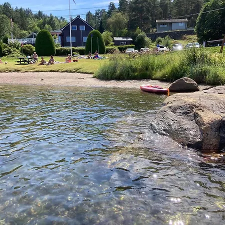 Cabin, 30 M To The Sea, 25 Min Oslo, 10 Min Tusenfryd