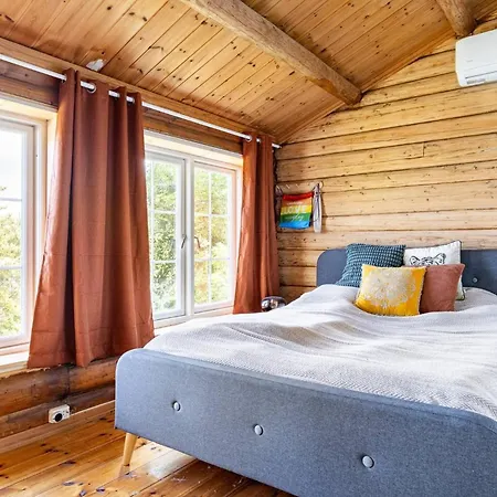 Cabin, 30 M To The Sea, 25 Min Oslo, 10 Min Tusenfryd Nordre Frogn