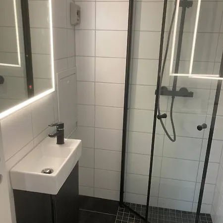 度假居 Cabin, 30 M To The Sea, 25 Min Oslo, 10 Min Tusenfryd