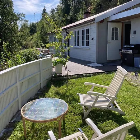 Cabin, 30 M To The Sea, 25 Min Oslo, 10 Min Tusenfryd Nordre Frogn